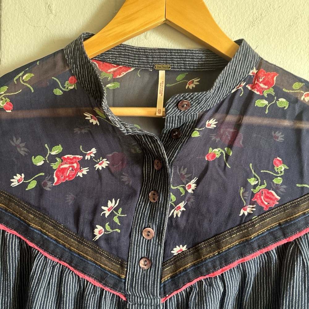 Free people Navy blue western button-up floral blouse size XS - Picture 3 of 7